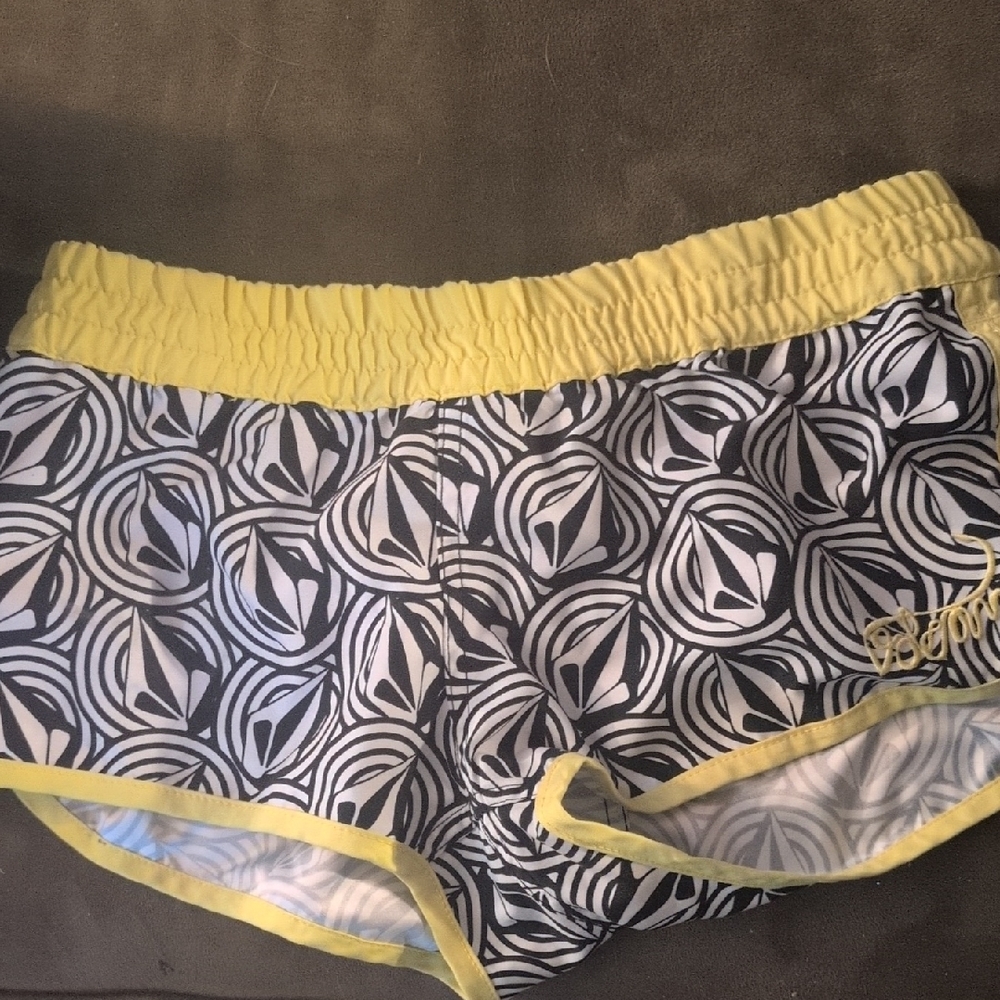 💛Volcom Black and Yellow Patterned Women's Pajama Shorts